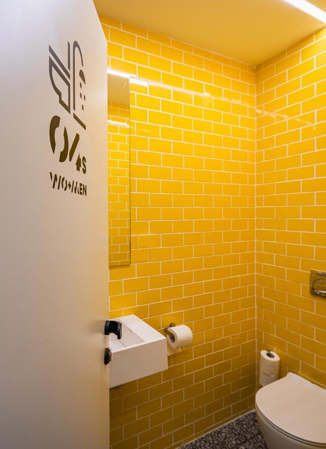 Wom Beach Pod Hotel - A Member Of Brown Hotels Tel Aviv Exterior foto